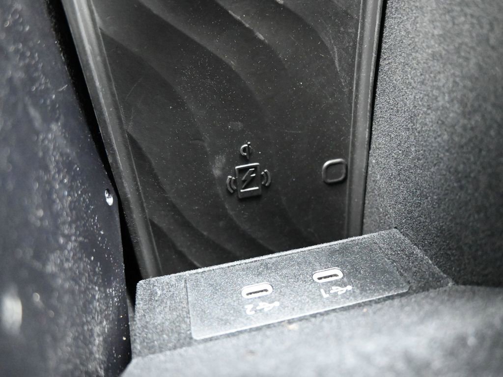 Used 2025 INFINITI QX80 Sensory image 18