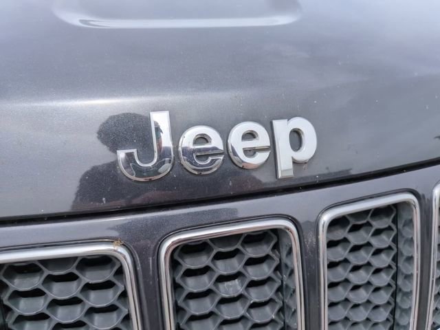 Used 2015 Jeep Grand Cherokee Overland w/ Advanced Technology Group AWD/4WD image 17