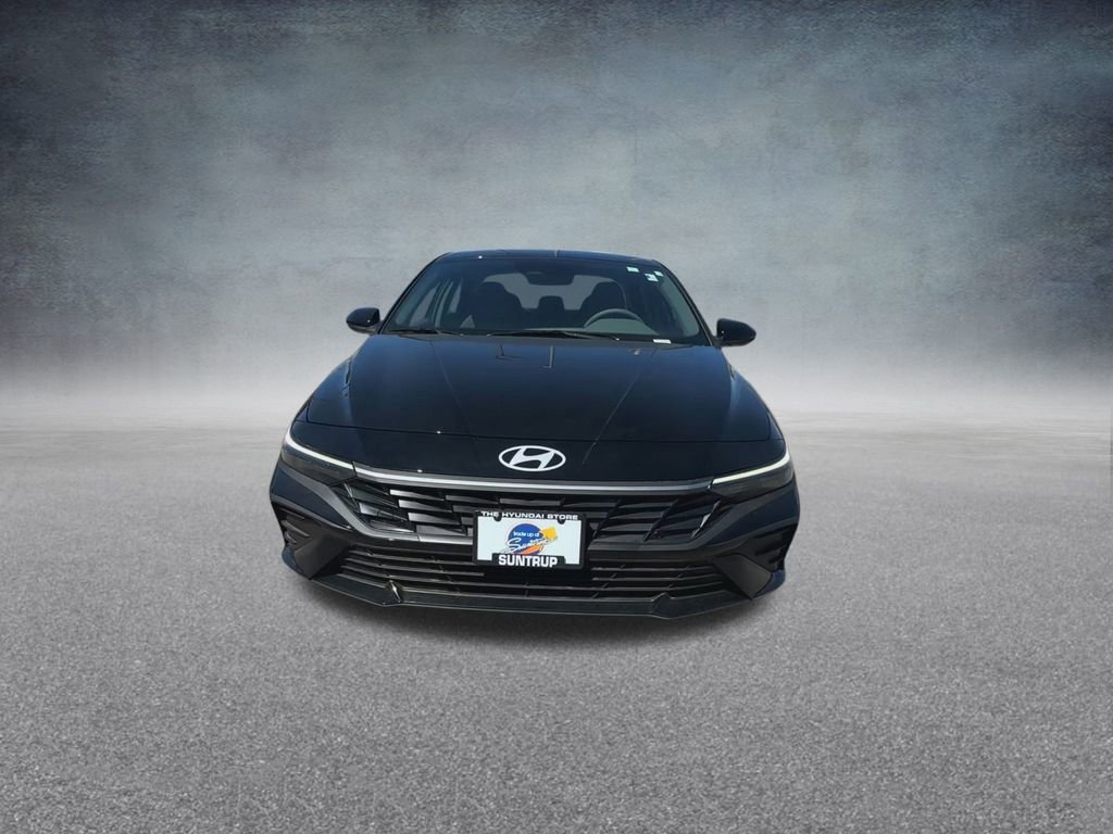 Used 2025 Hyundai Elantra Sport image 6