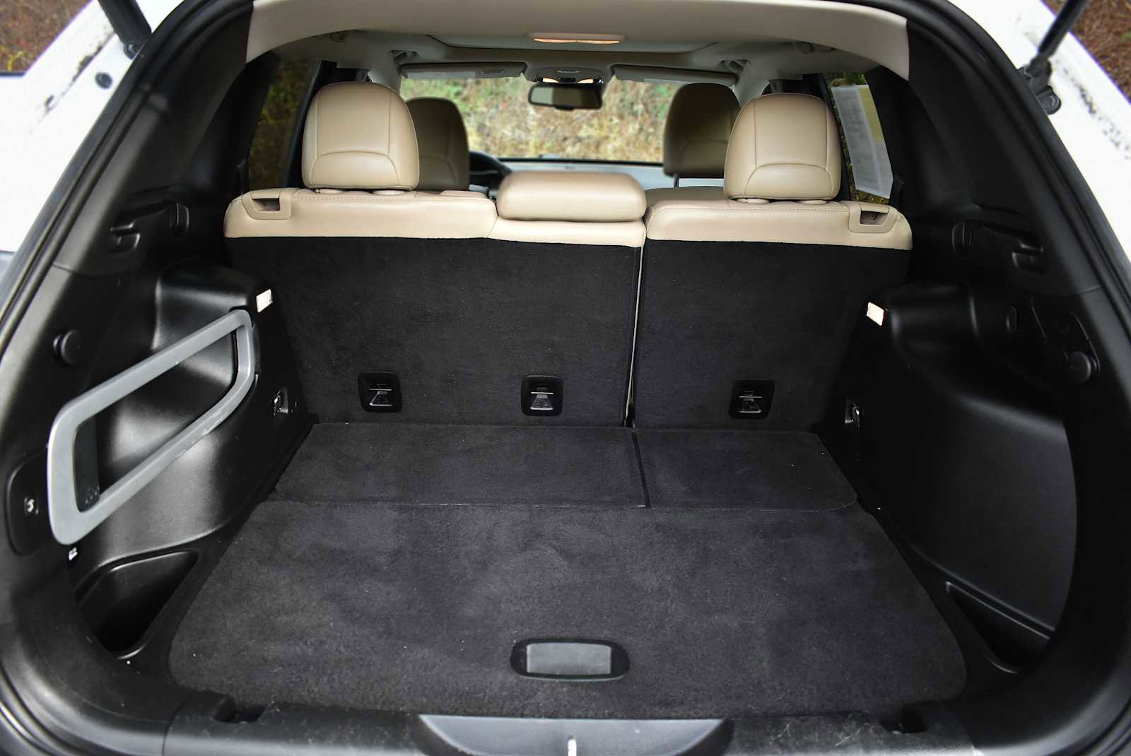 Used 2016 Jeep Cherokee Limited w/ Luxury Group image 8