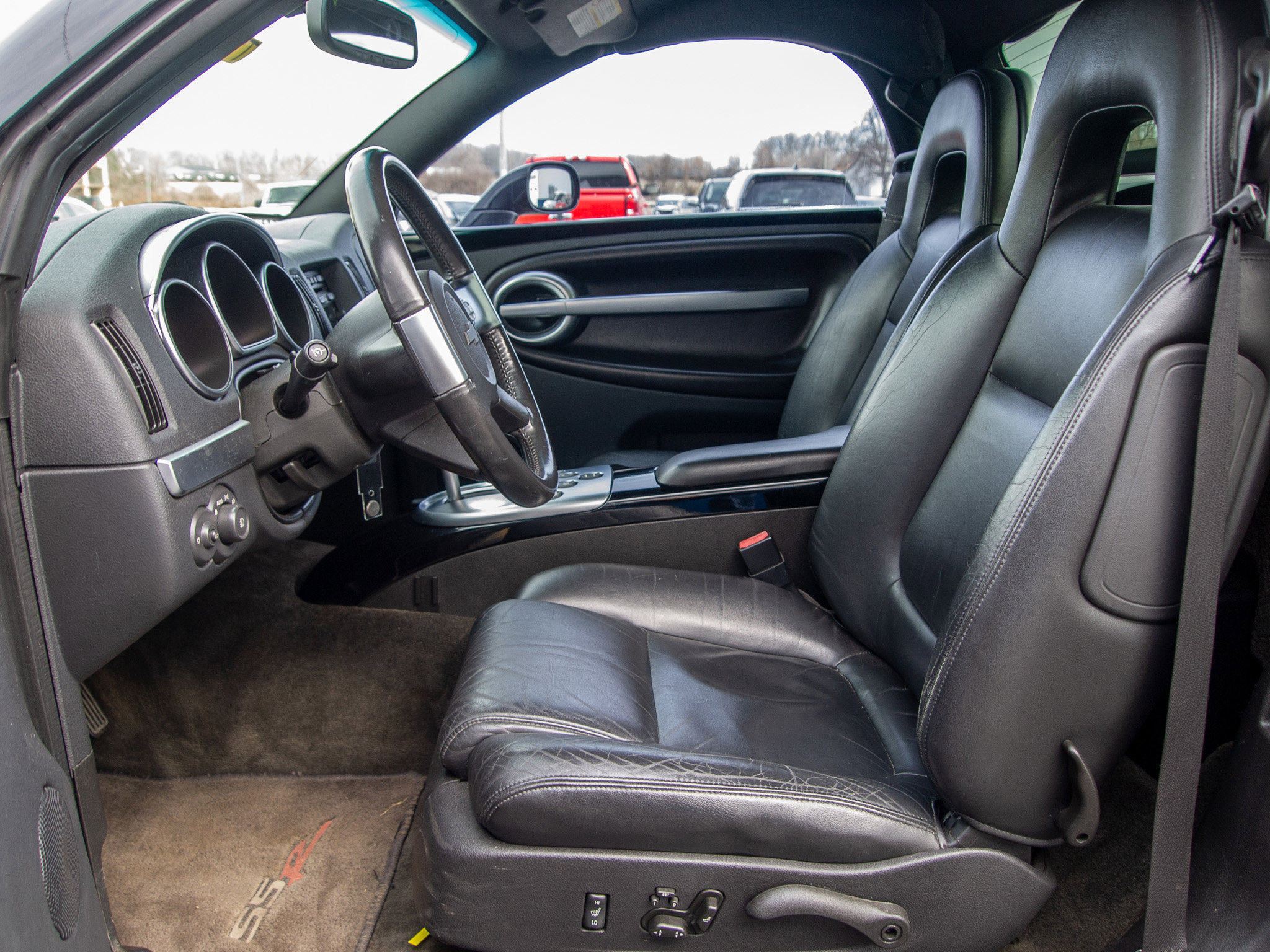 Used 2004 Chevrolet SSR w/ Preferred Equipment Group image 12