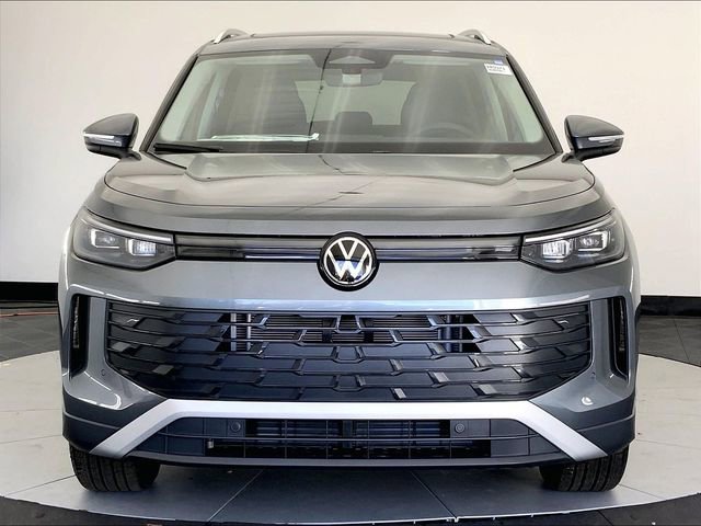 New 2026 Volkswagen Tiguan SE image 3