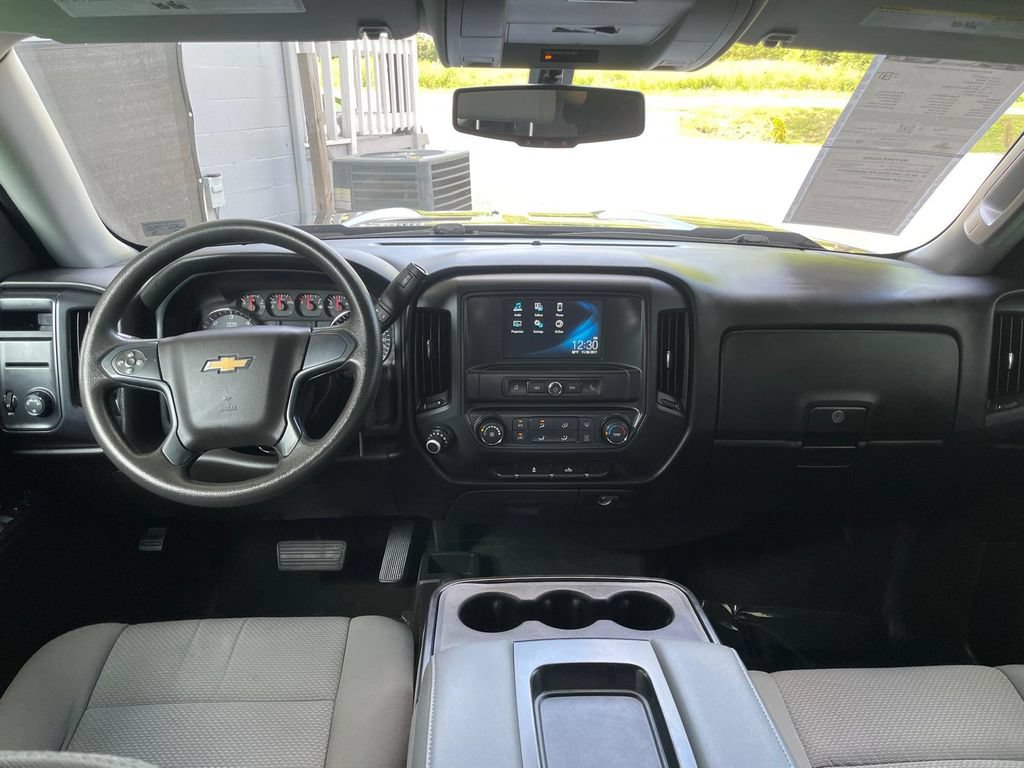 Used 2018 Chevrolet Silverado 1500 Custom w/ Custom Value Package AWD/4WD image 17