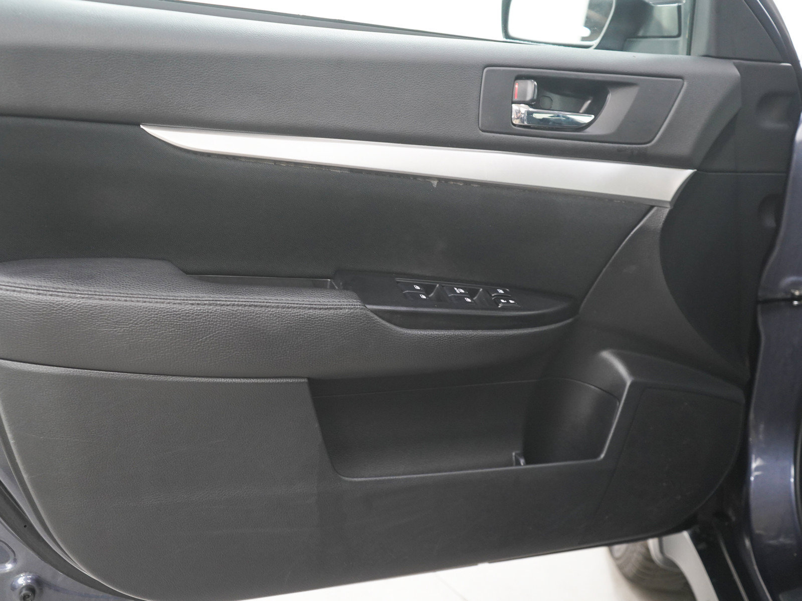 Used 2014 Subaru Outback 2.5i Premium AWD/4WD image 18