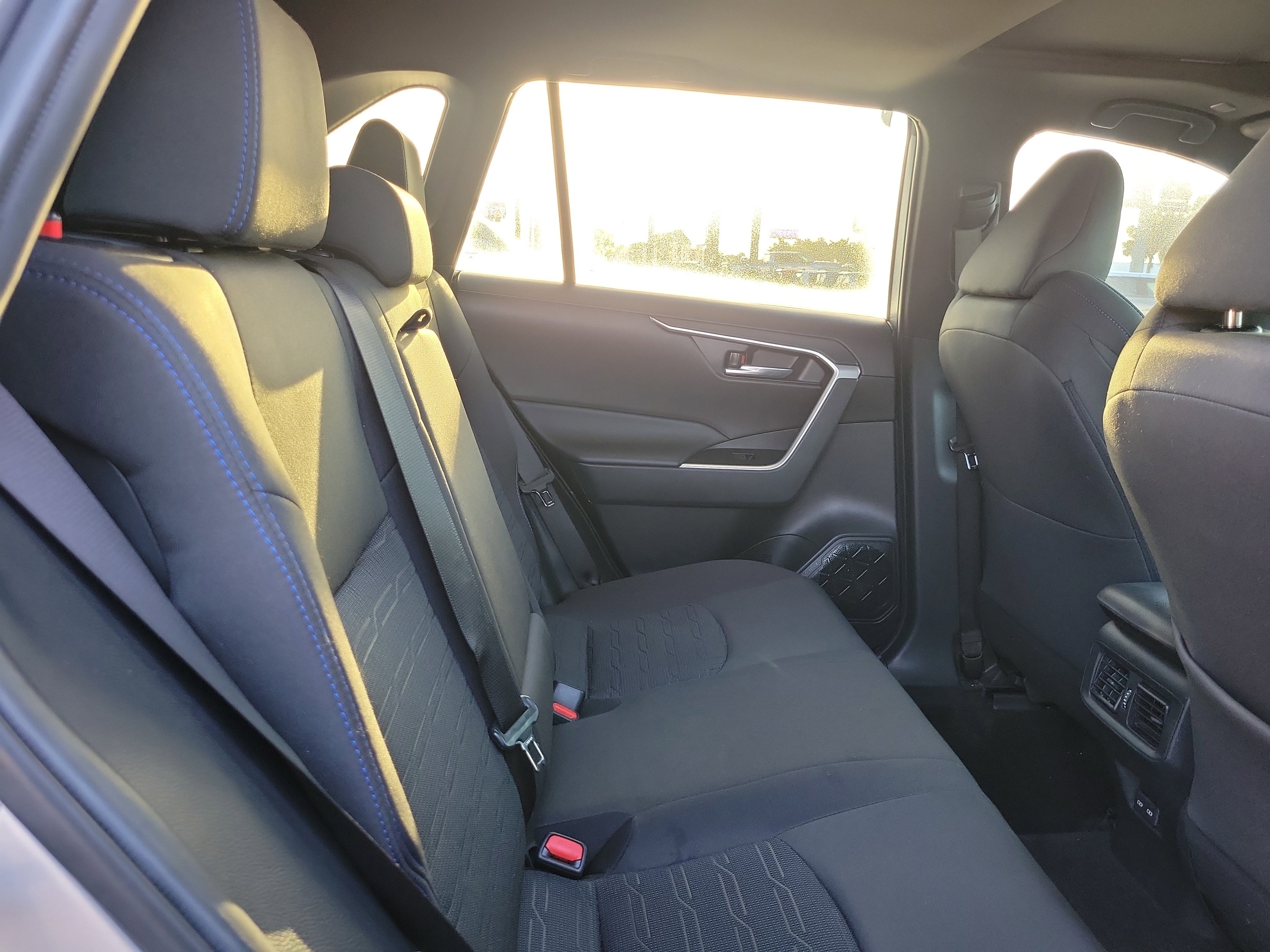 Used 2023 Toyota RAV4 SE w/ Convenience Package image 15