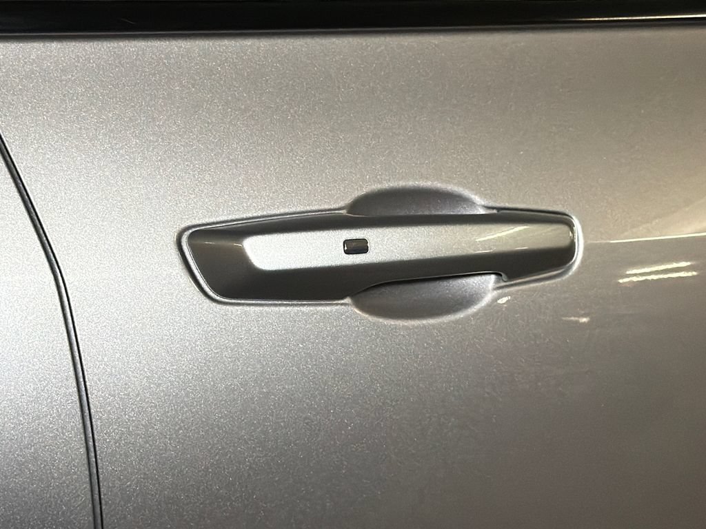 Used 2025 Chevrolet Equinox ACTIV FWD image 10