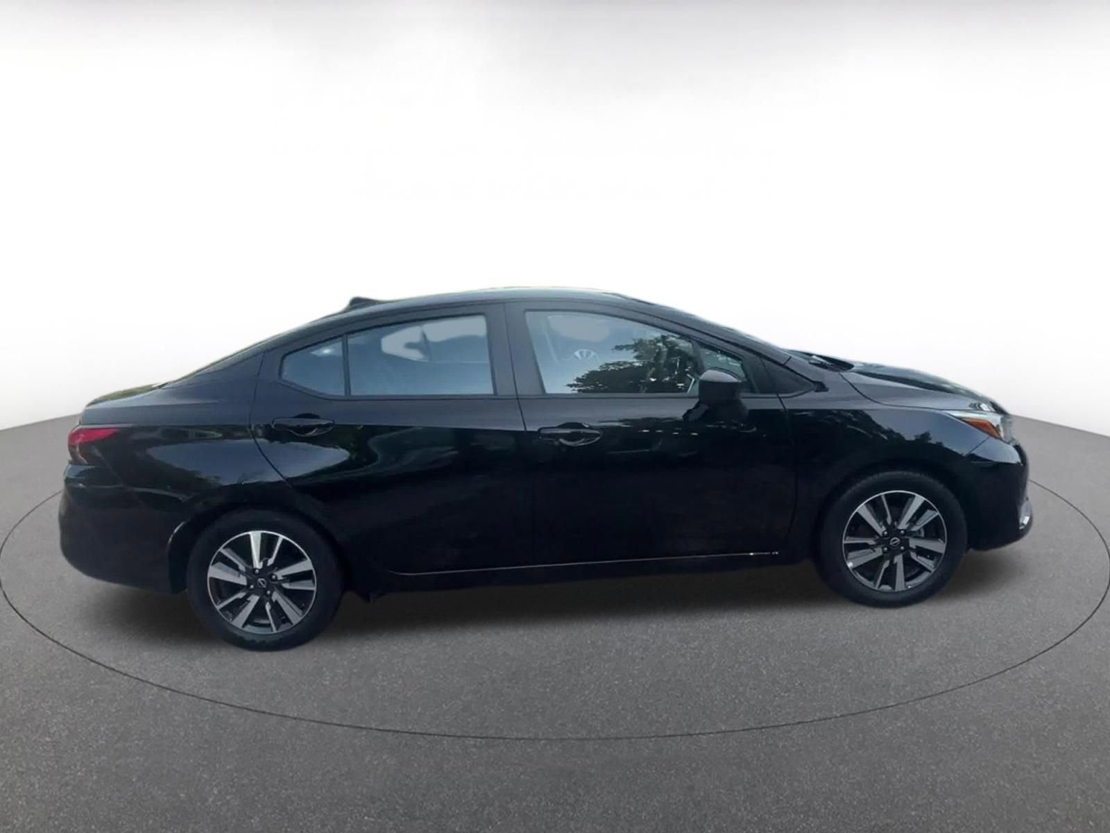 Used 2025 Nissan Versa SV FWD image 15