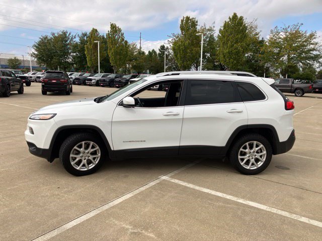 Certified 2017 Jeep Cherokee Latitude w/ Comfort & Sound Group FWD image 5