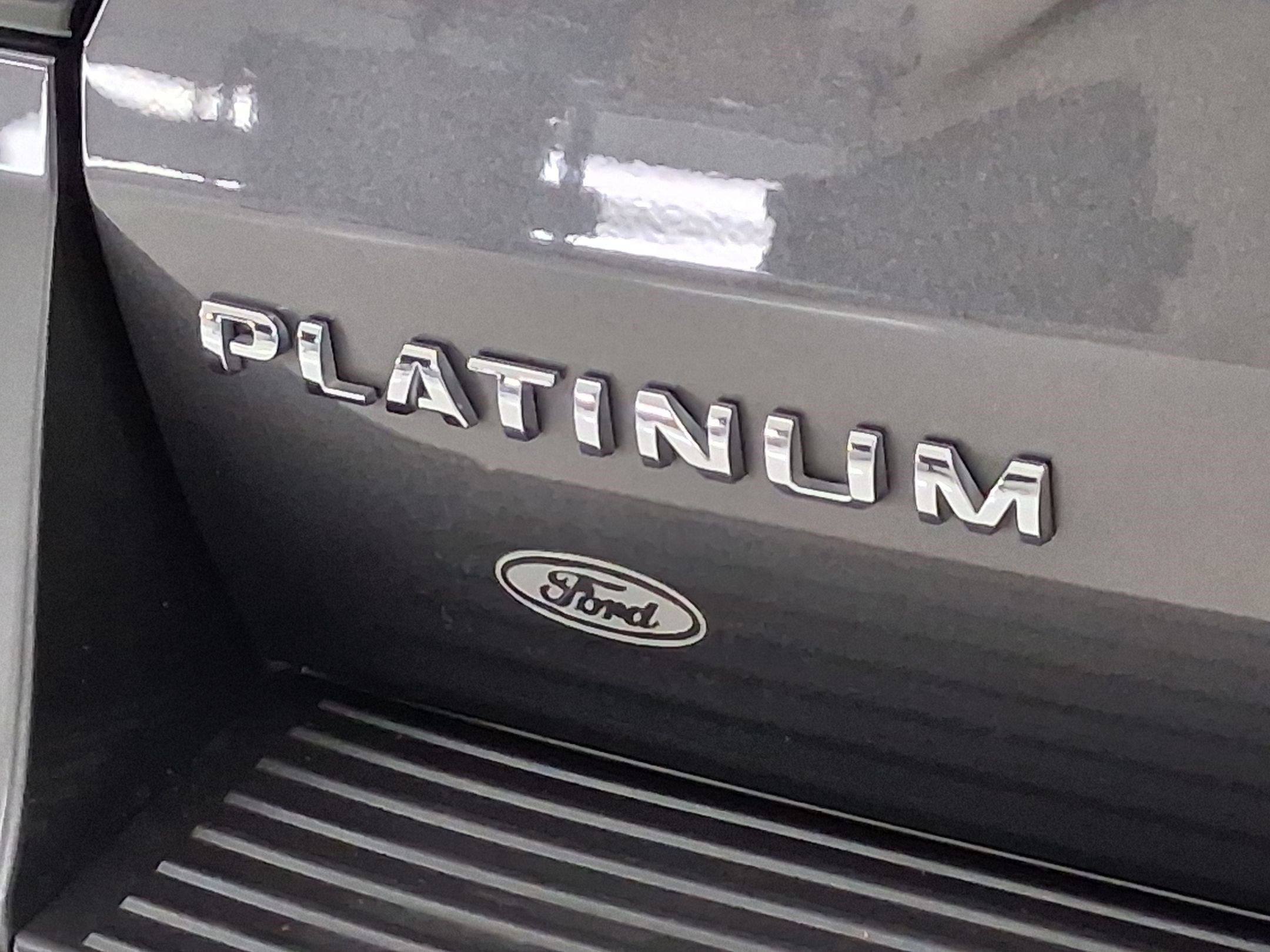 Used 2018 Ford Expedition Platinum AWD/4WD image 23