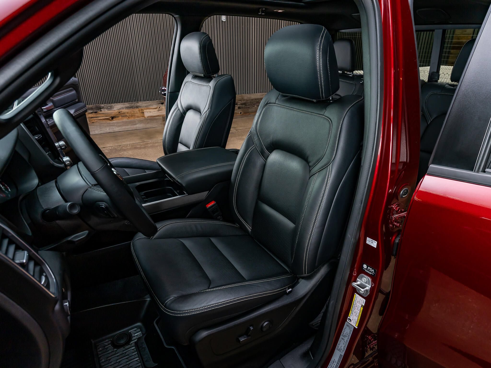 Used 2025 RAM 1500 Lone Star RWD image 28