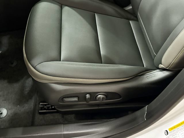 New 2026 Chevrolet Trax ACTIV w/ Sunroof Package FWD image 23