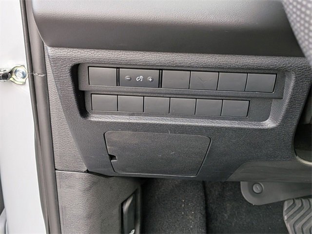 New 2025 Mitsubishi Outlander ES image 15