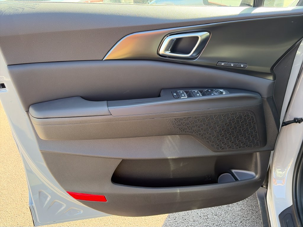 New 2027 Kia Carnival EX FWD image 17