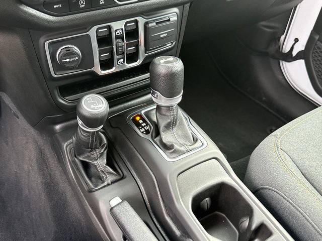 Used 2025 Jeep Wrangler Sport S image 24