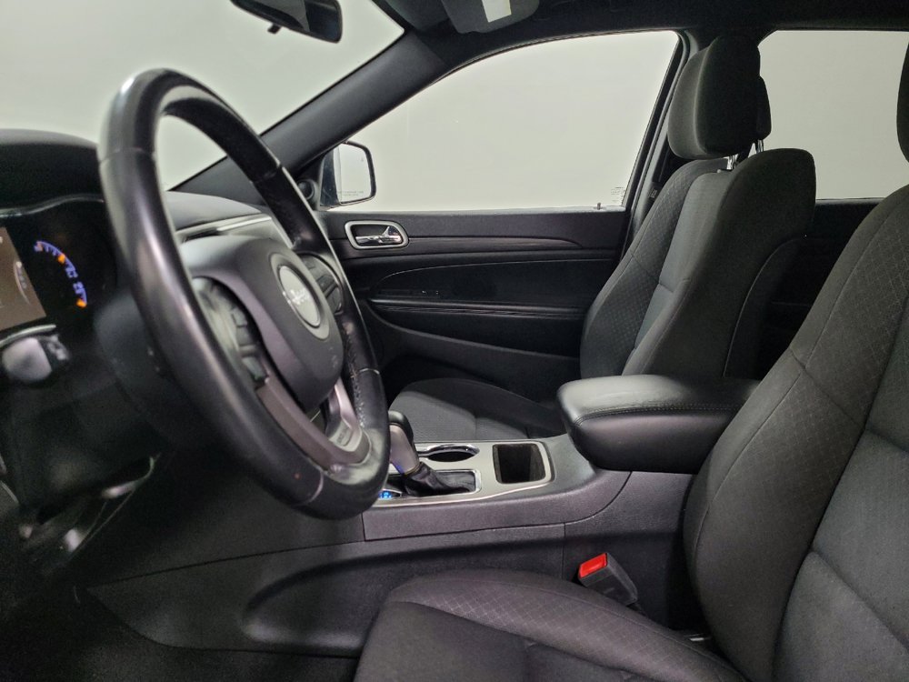 Used 2019 Jeep Grand Cherokee Laredo image 17