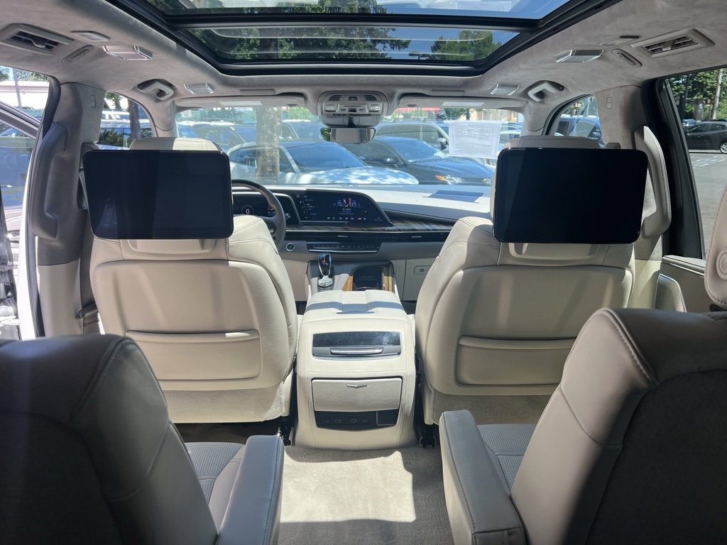 Used 2022 Cadillac Escalade Premium Luxury Platinum image 16