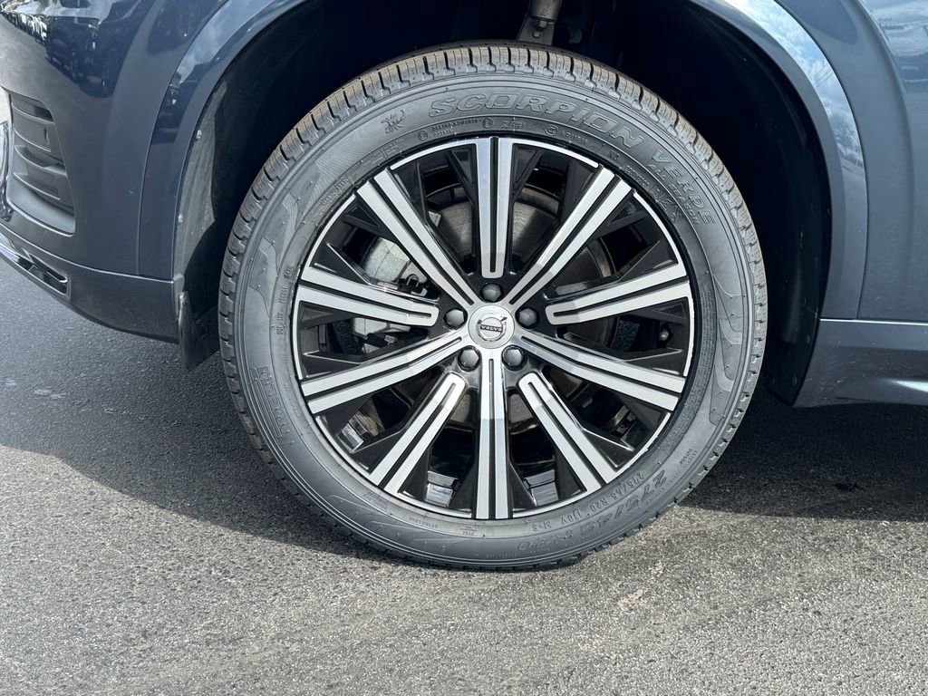 Used 2023 Volvo XC90 B5 Core w/ Protection Package Premier image 9