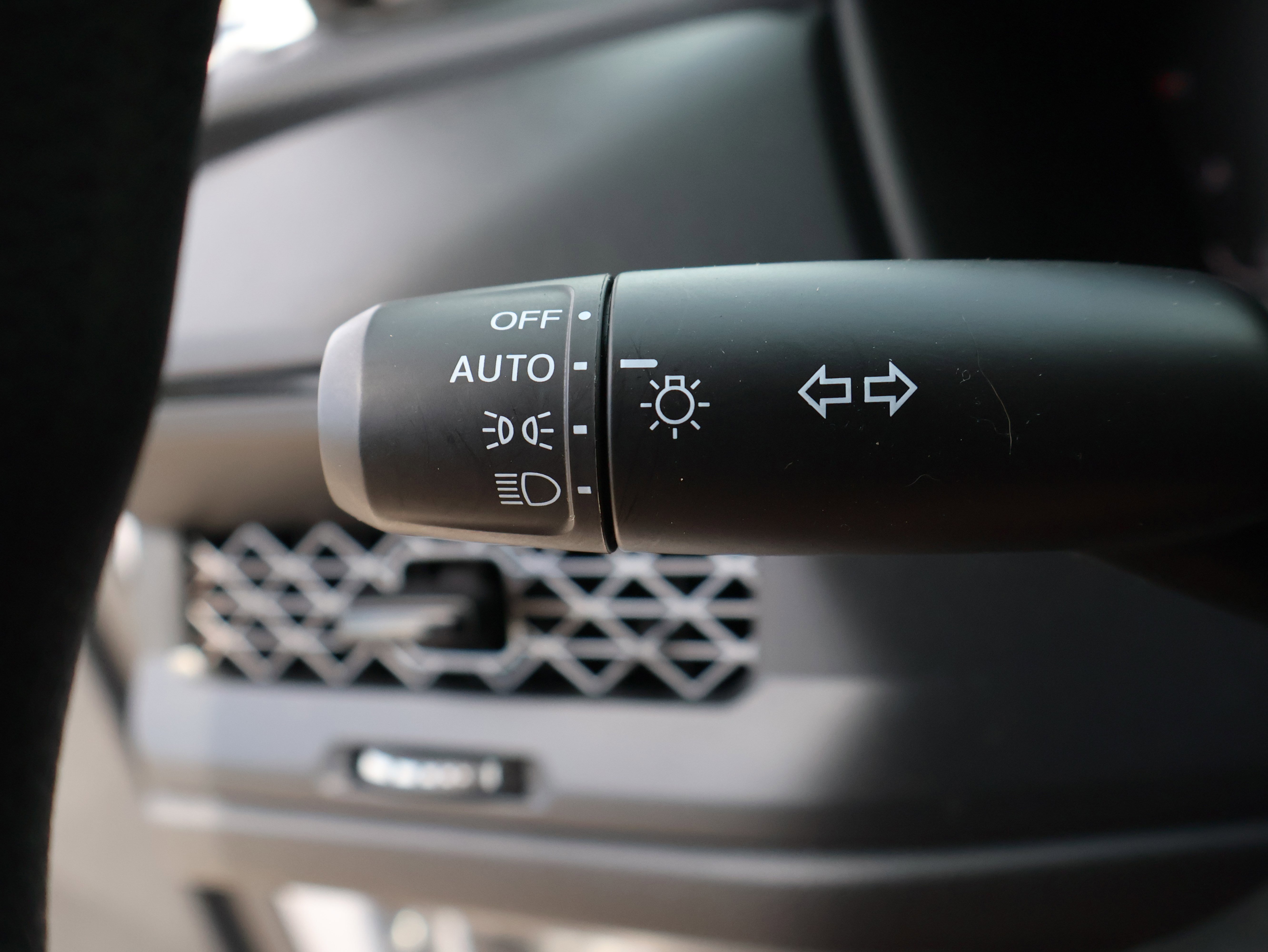 Used 2025 Honda Accord LX image 40