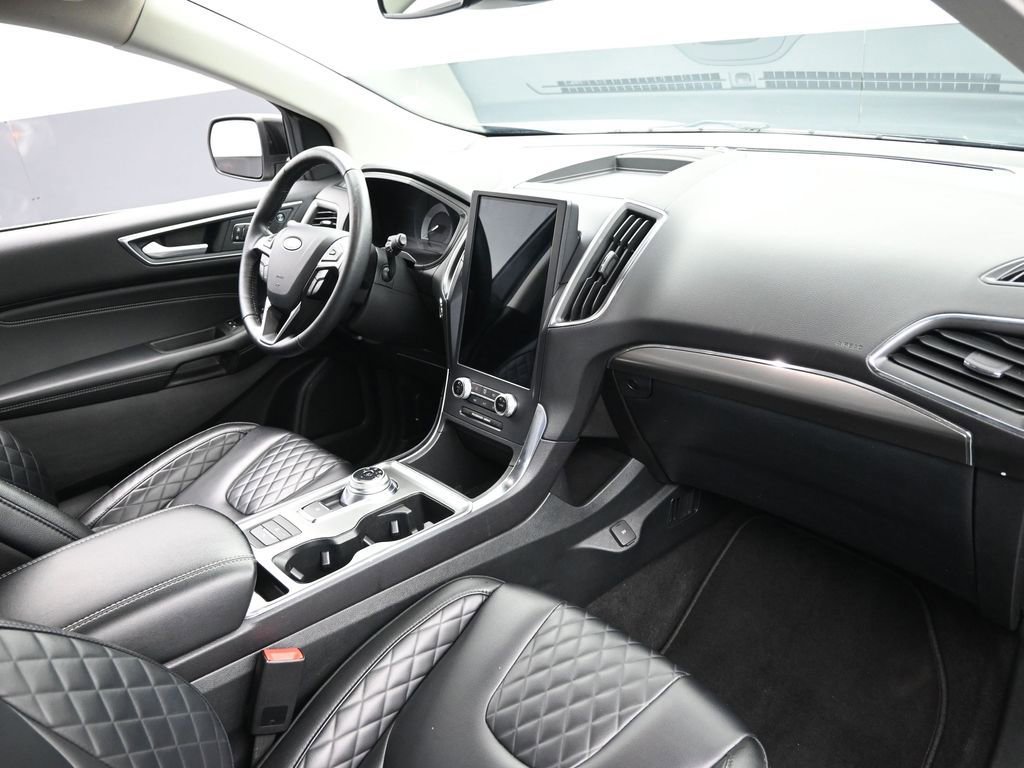 Used 2024 Ford Edge Titanium image 30
