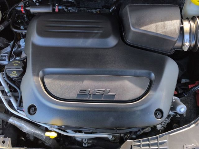 Used 2024 Chrysler Pacifica Touring-L FWD image 31