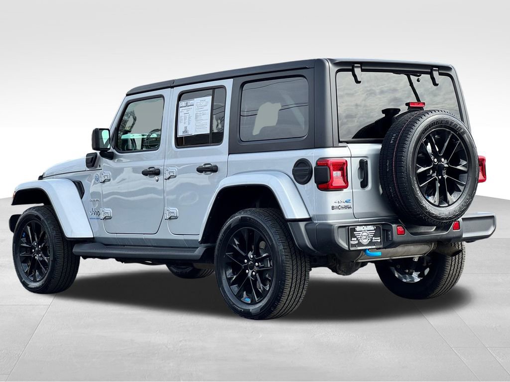 Used 2023 Jeep Wrangler Unlimited Sahara w/ Cold Weather Group AWD/4WD image 5