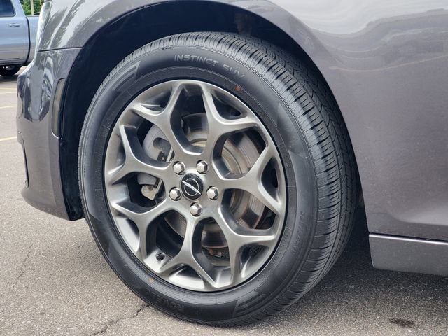 Certified 2016 Chrysler 300 S AWD/4WD image 28