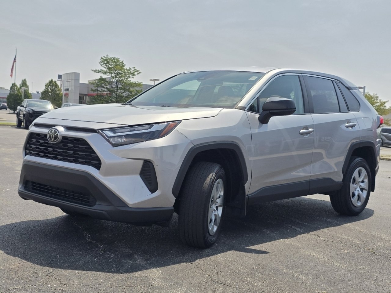 Certified 2023 Toyota RAV4 LE AWD/4WD image 9