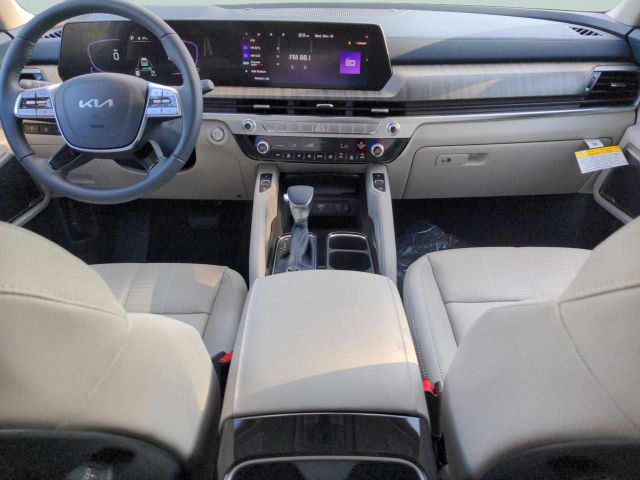 Certified 2023 Kia Telluride EX w/ EX Captain's Chair Package FWD image 11