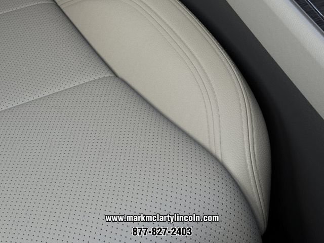 New 2026 Lincoln Aviator Reserve w/ Luxury Package AWD/4WD image 16