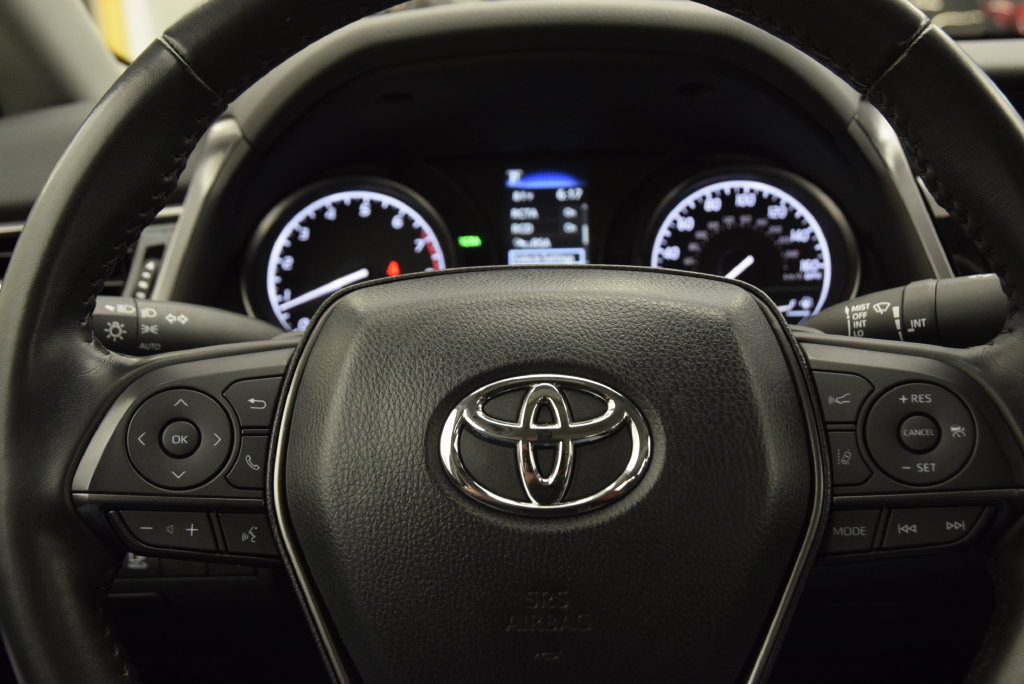 Used 2024 Toyota Camry SE w/ Convenience Package FWD image 21