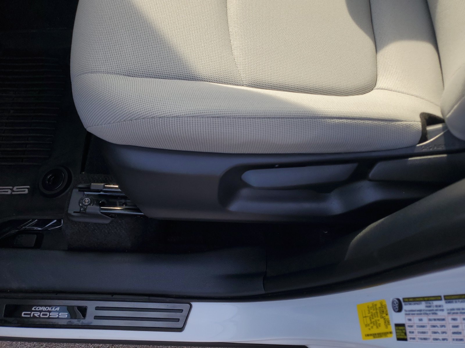 Certified 2024 Toyota Corolla Cross L AWD/4WD image 18
