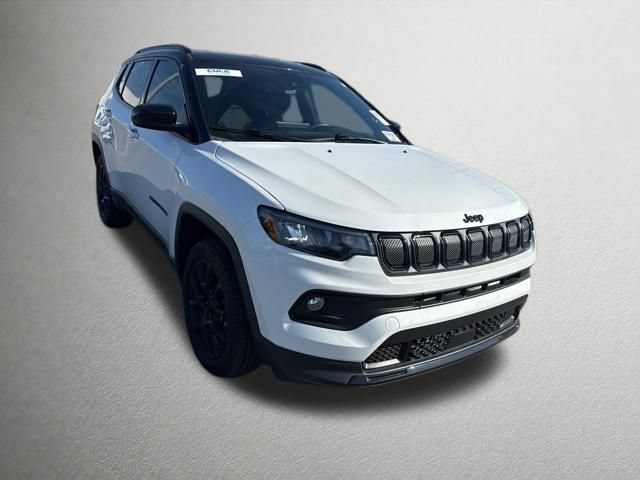 Used 2022 Jeep Compass Latitude w/ Convenience Group AWD/4WD image 1