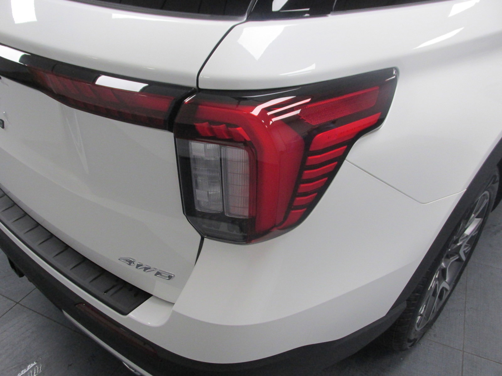 New 2025 Ford Explorer Platinum w/ Ultimate Package image 9