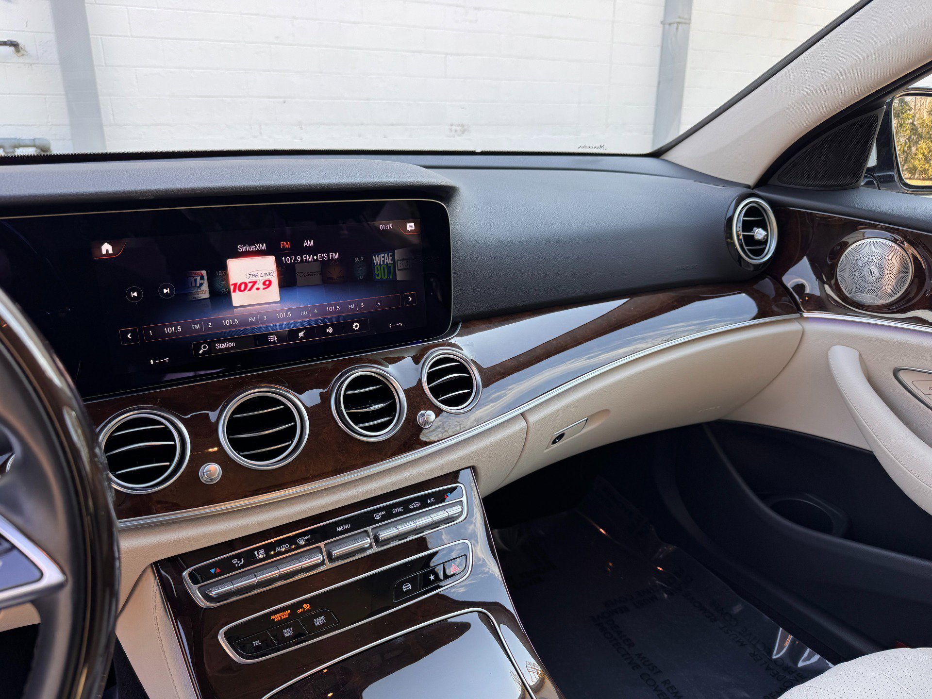 Used 2023 Mercedes-Benz E 350 4MATIC Sedan w/ Premium Package image 31