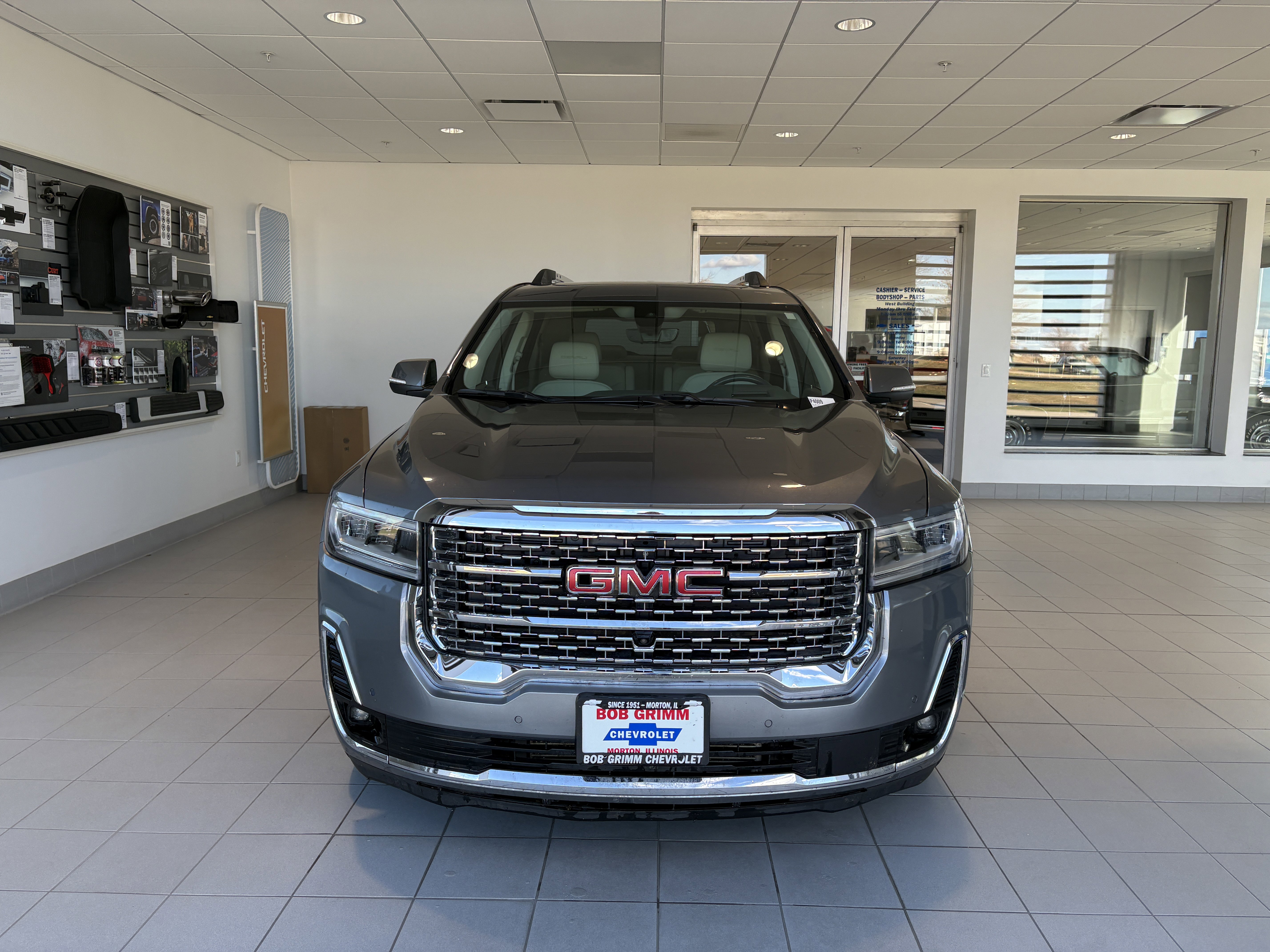 Used 2022 GMC Acadia Denali w/ Denali Ultimate Package image 7