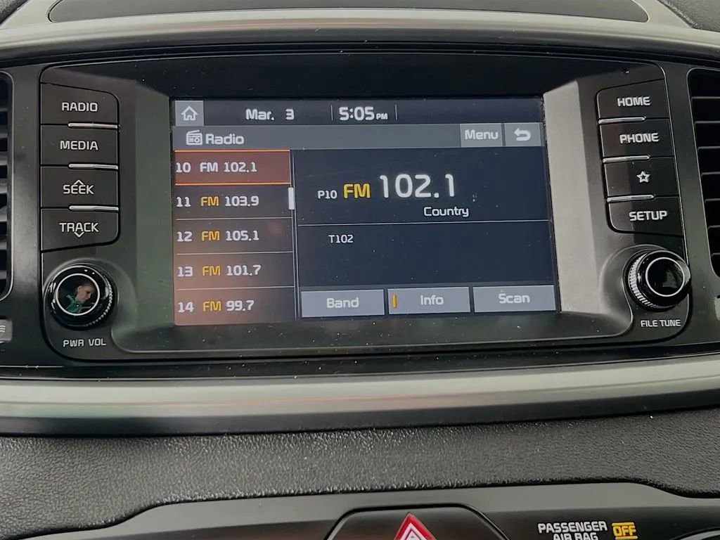 Used 2019 Kia Sorento L image 14