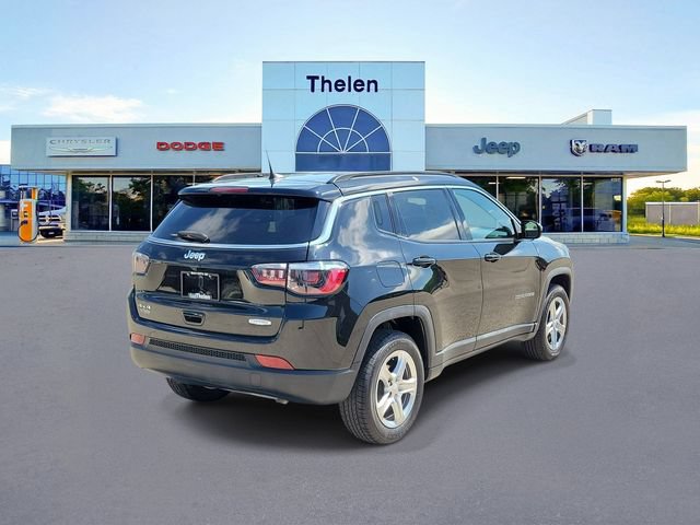 Used 2024 Jeep Compass Latitude AWD/4WD image 5