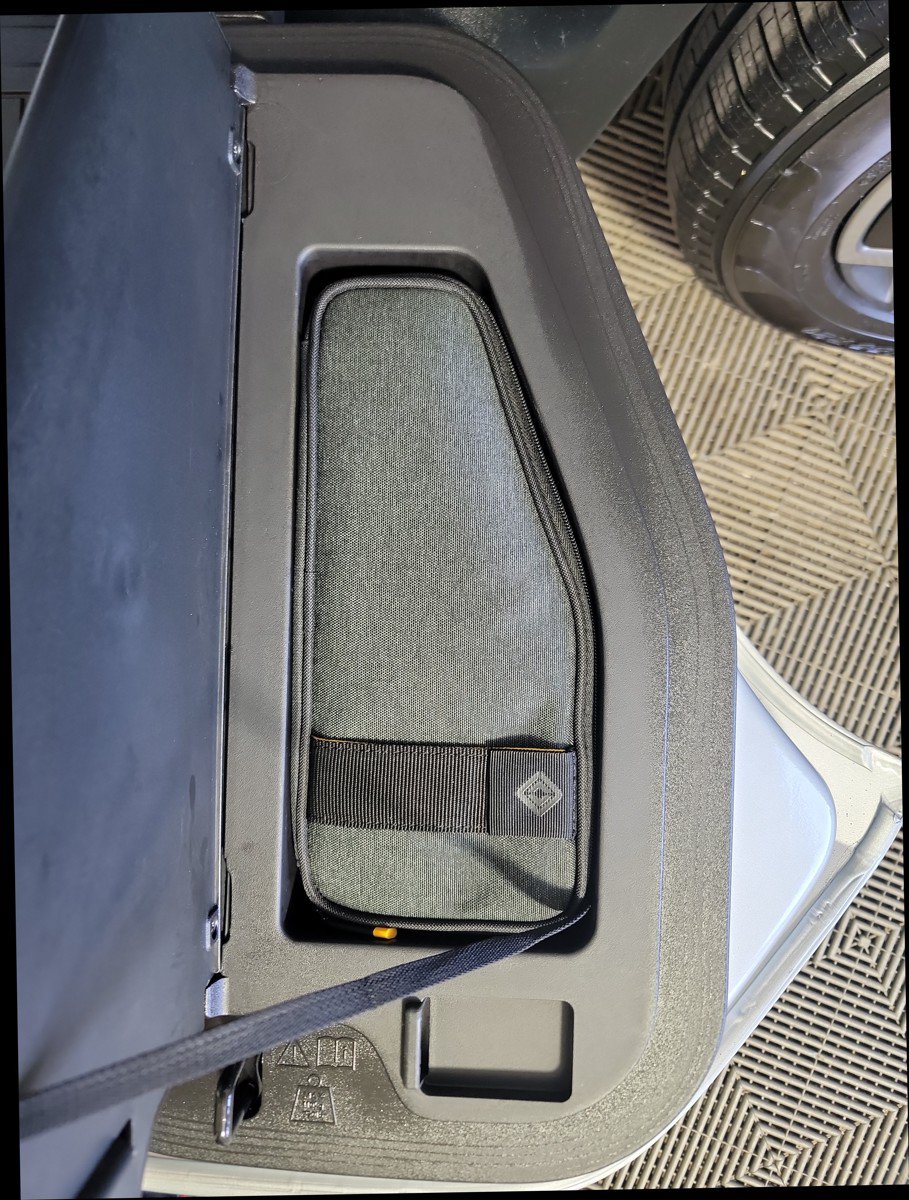 Used 2024 Rivian R1T Adventure AWD/4WD image 32