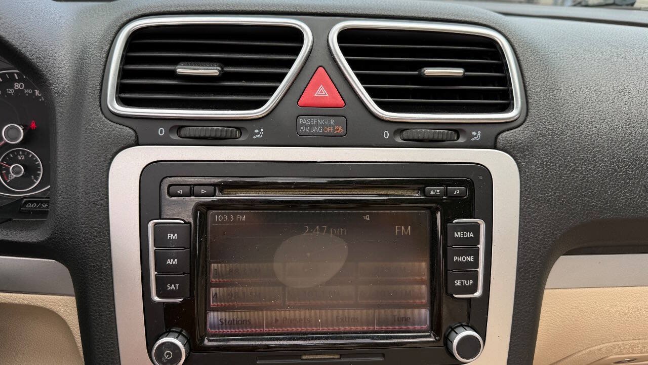 Used 2013 Volkswagen Eos Komfort FWD image 13