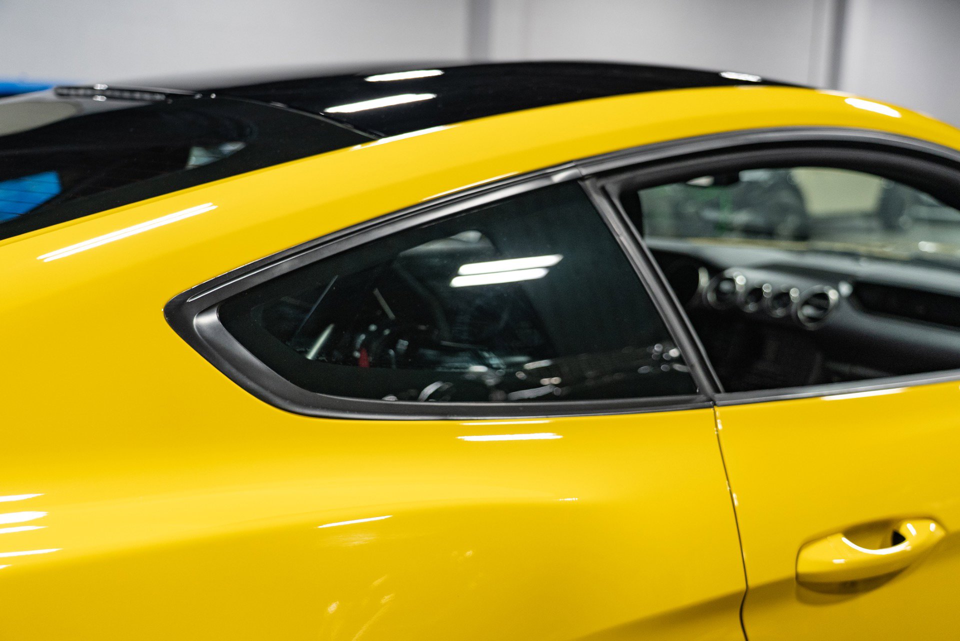 Used 2016 Ford Mustang Shelby GT350 w/ Track Package image 30