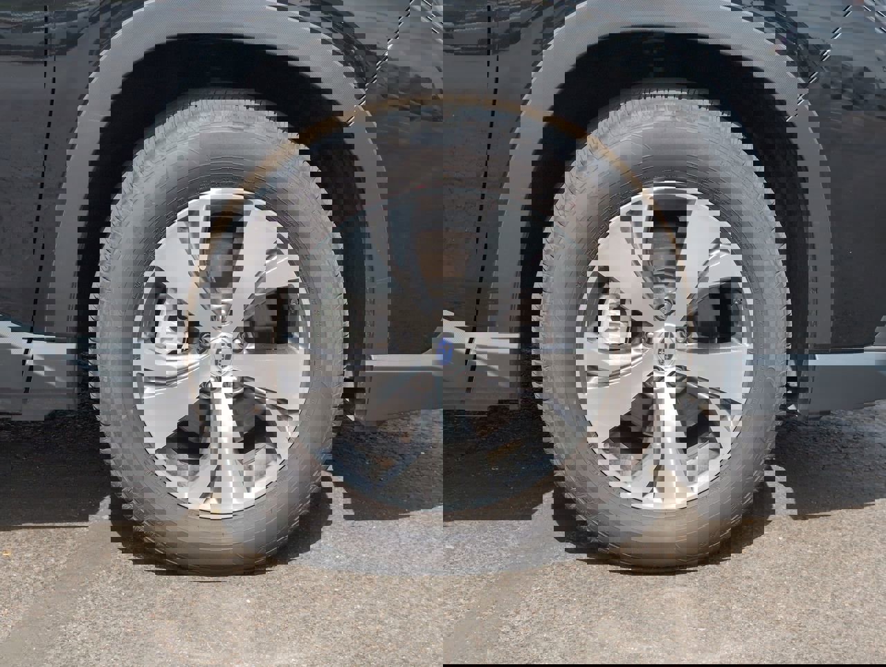 Used 2024 Subaru Ascent Premium w/ Convenience Package image 9