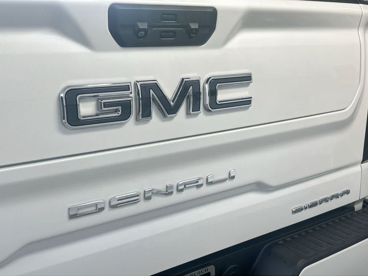 Used 2023 GMC Sierra 1500 Denali Ultimate AWD/4WD image 10