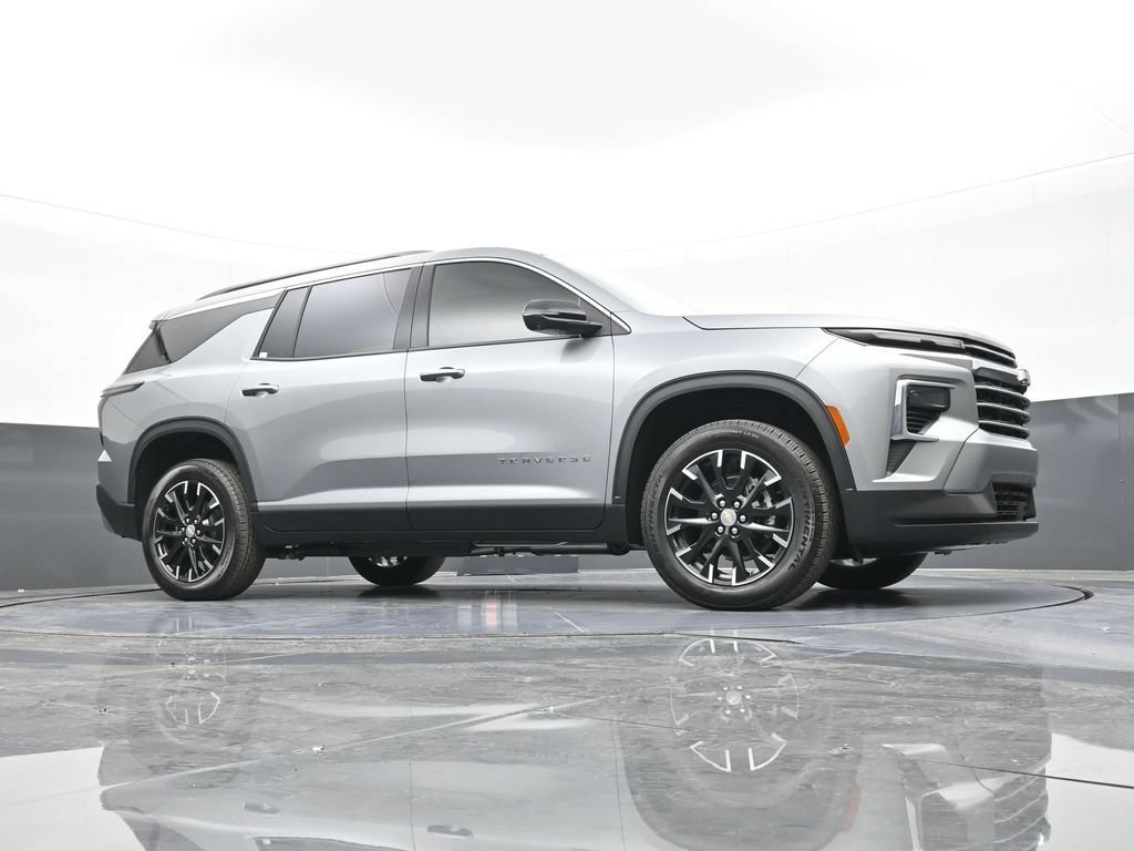 New 2026 Chevrolet Traverse LT w/ Sun and Wheel Package FWD image 43