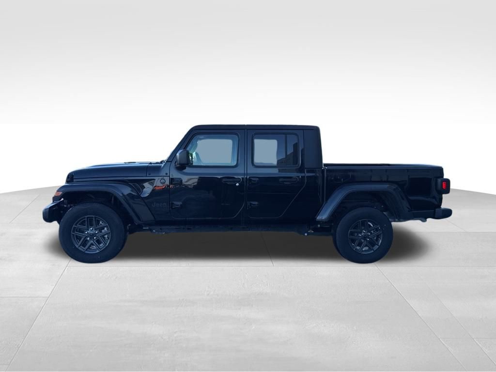 New 2024 Jeep Gladiator Sport image 7