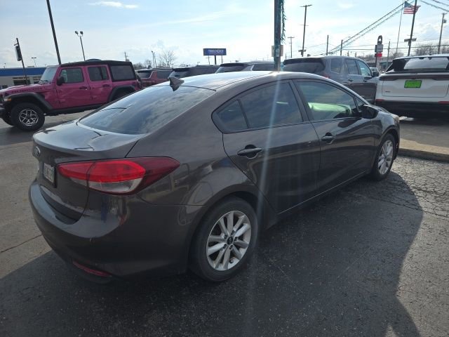 Used 2017 Kia Forte LX w/ LX Popular Package image 2