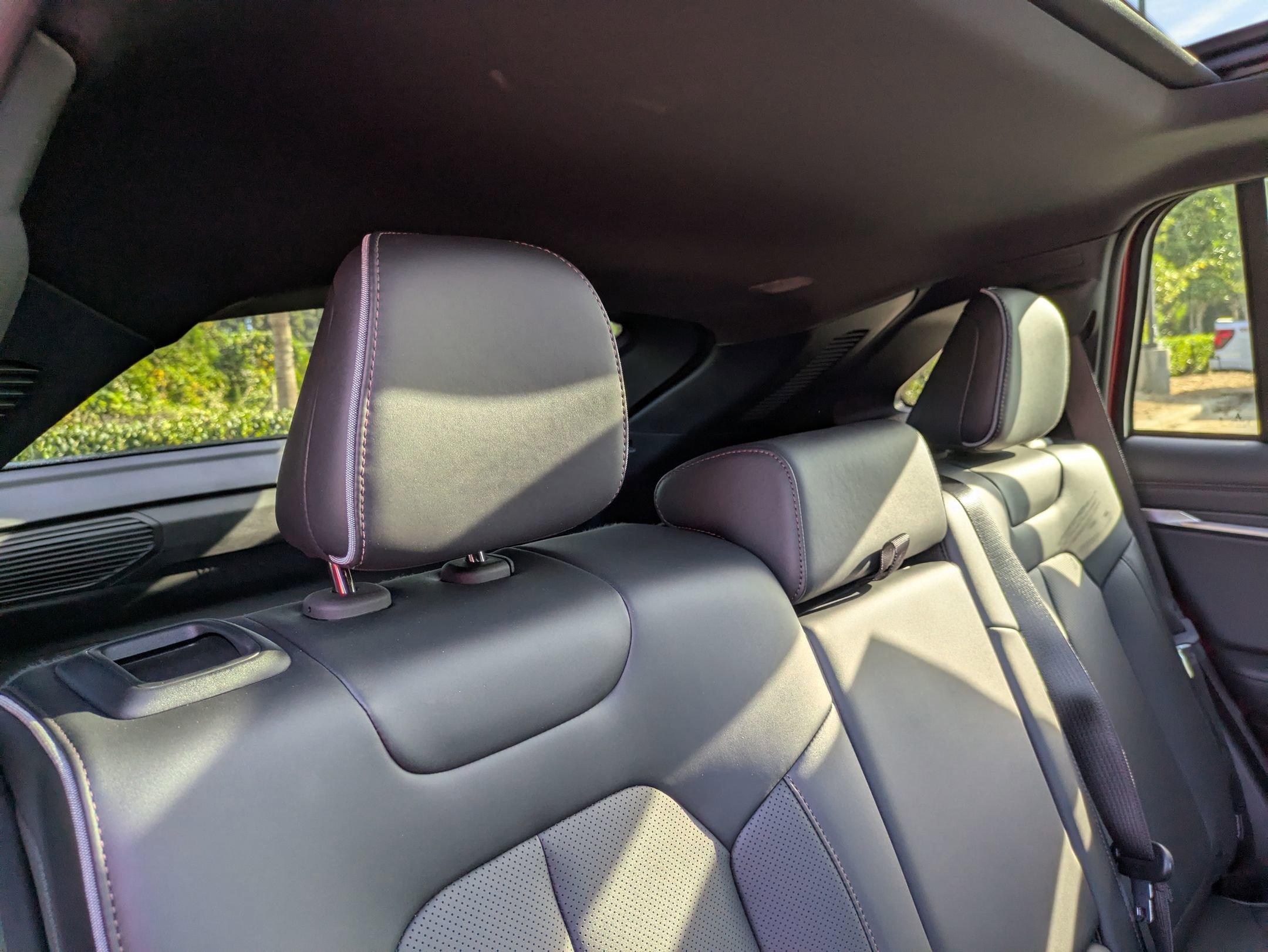 Used 2025 Jeep Wagoneer Limited image 35