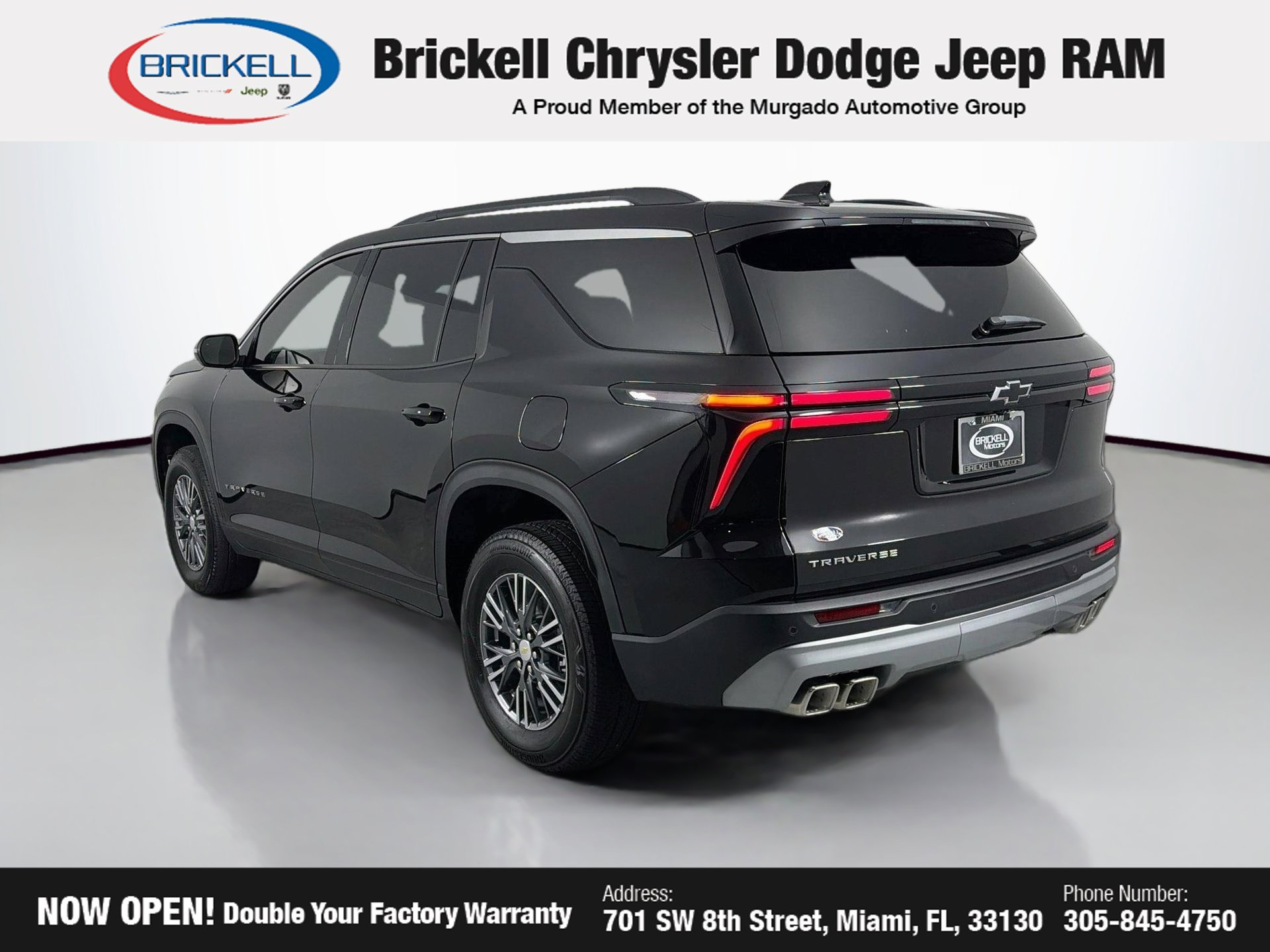 Used 2026 Chevrolet Traverse LT FWD image 3