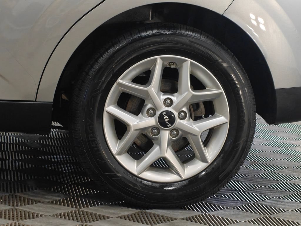 Used 2025 Kia Soul LX w/ LX Technology Package FWD image 40