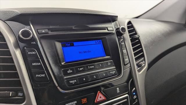 Used 2017 Hyundai Elantra GT image 23