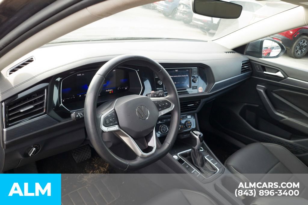 Used 2024 Volkswagen Jetta SE image 14